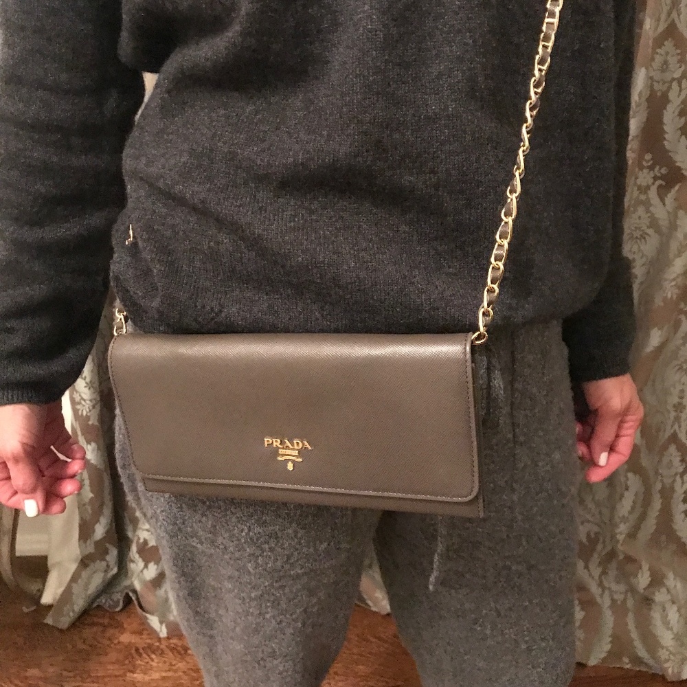 Prada Wallet on a Chain